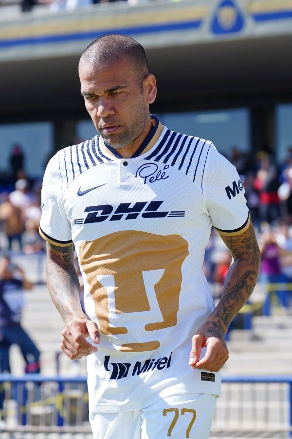 Dani Alves en su paso por Pumas