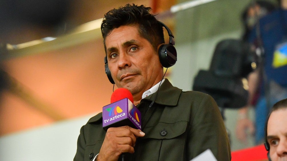 Jorge Campos en una transmisión con TV Azteca