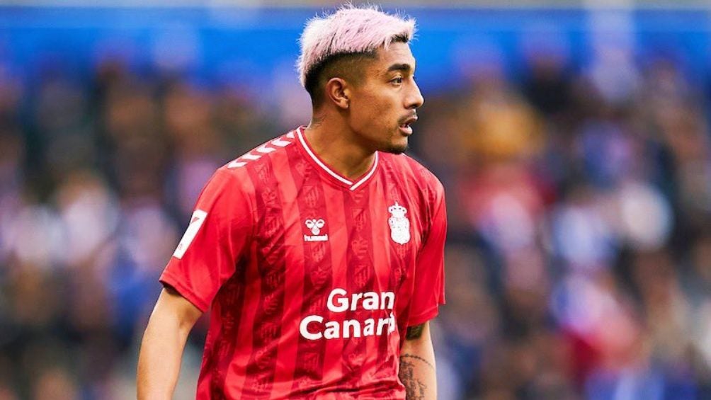 Julián Araujo vuelve a jugar los 90 minutos