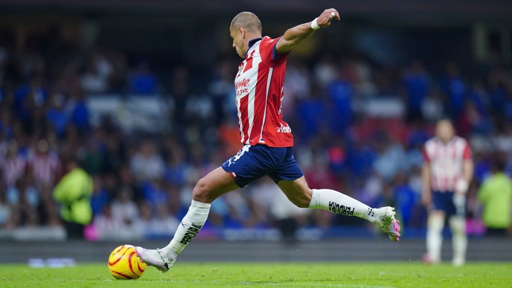 'Chicharito' anotó gol, pero fue anulado por fuera de juego