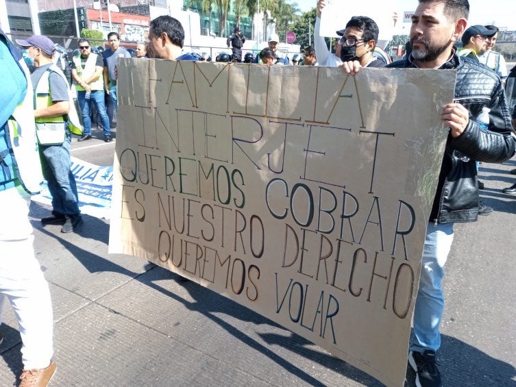 Duró muy poco tiempo la manifestación del personal de la aerolínea. 