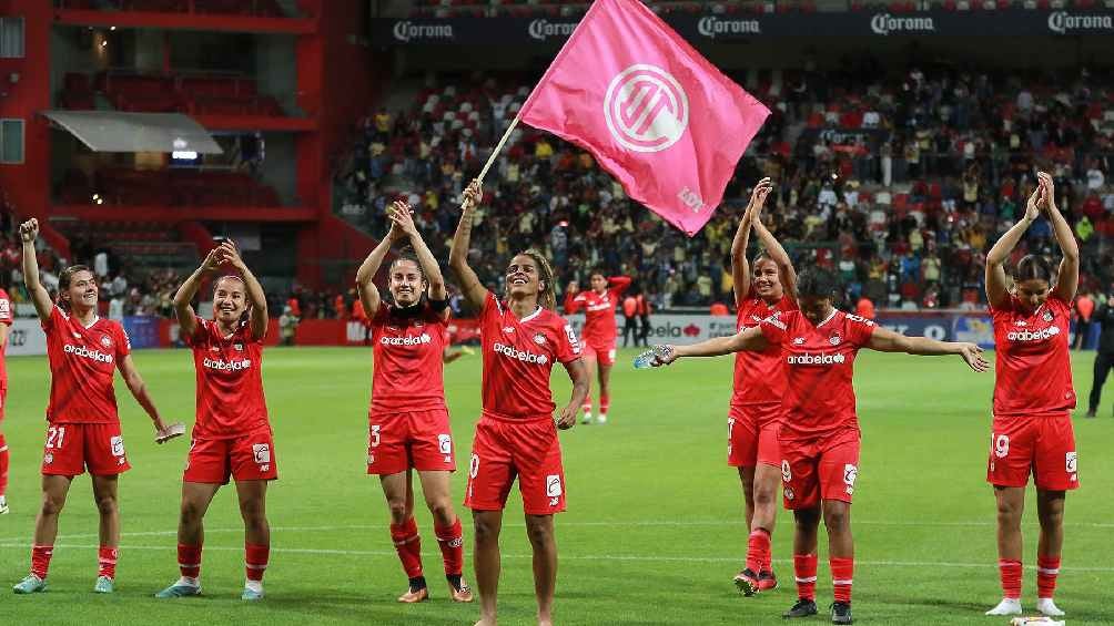 ¡Se alejan del liderato! América Femenil cayó por goleada ante Toluca