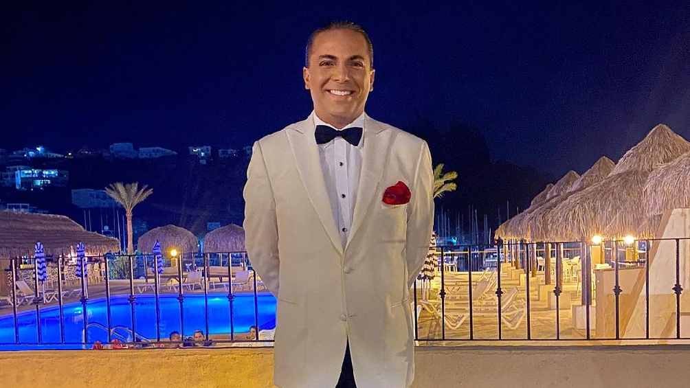 Cristian Castro habría tenido una crisis de celos al ver una foto de su novia con un amigo. 