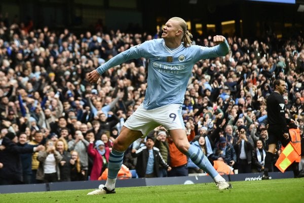 Haaland celebra un gol