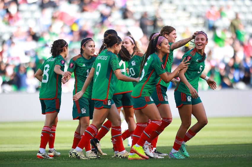 Tri Femenil en celebración de gol en la Copa Oro W 2024