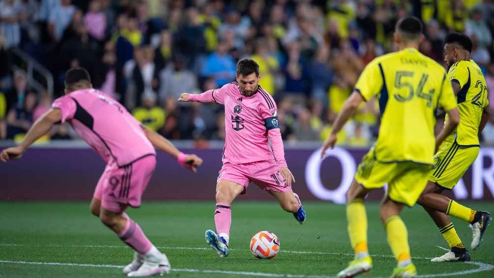 Lionel Messi y Luis Suárez rescatan el empate de Inter Miami ante Nashville