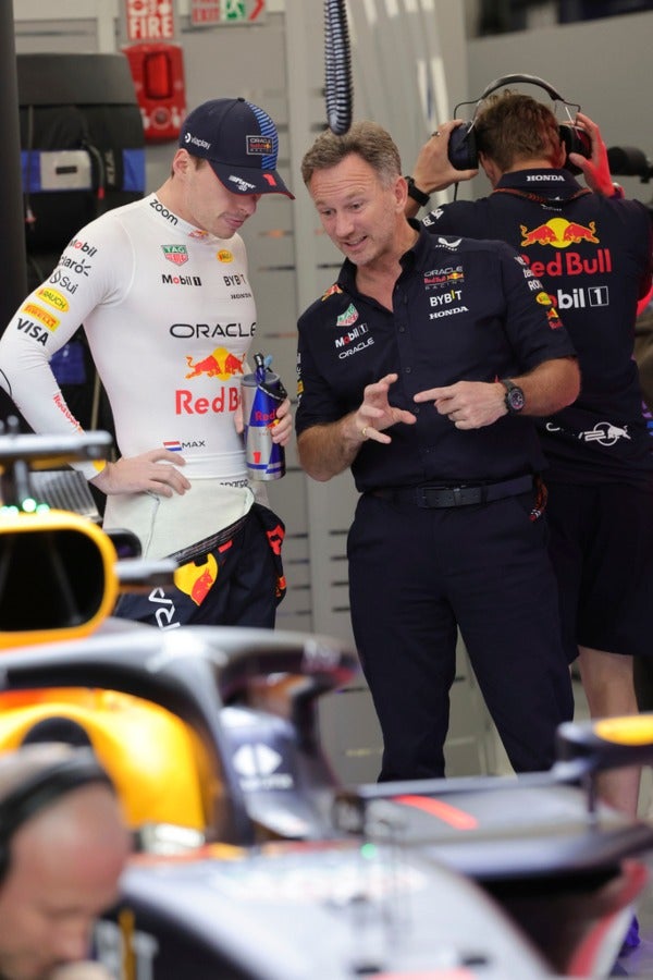 Max Verstappen y Christian Horner en Arabia Saudita