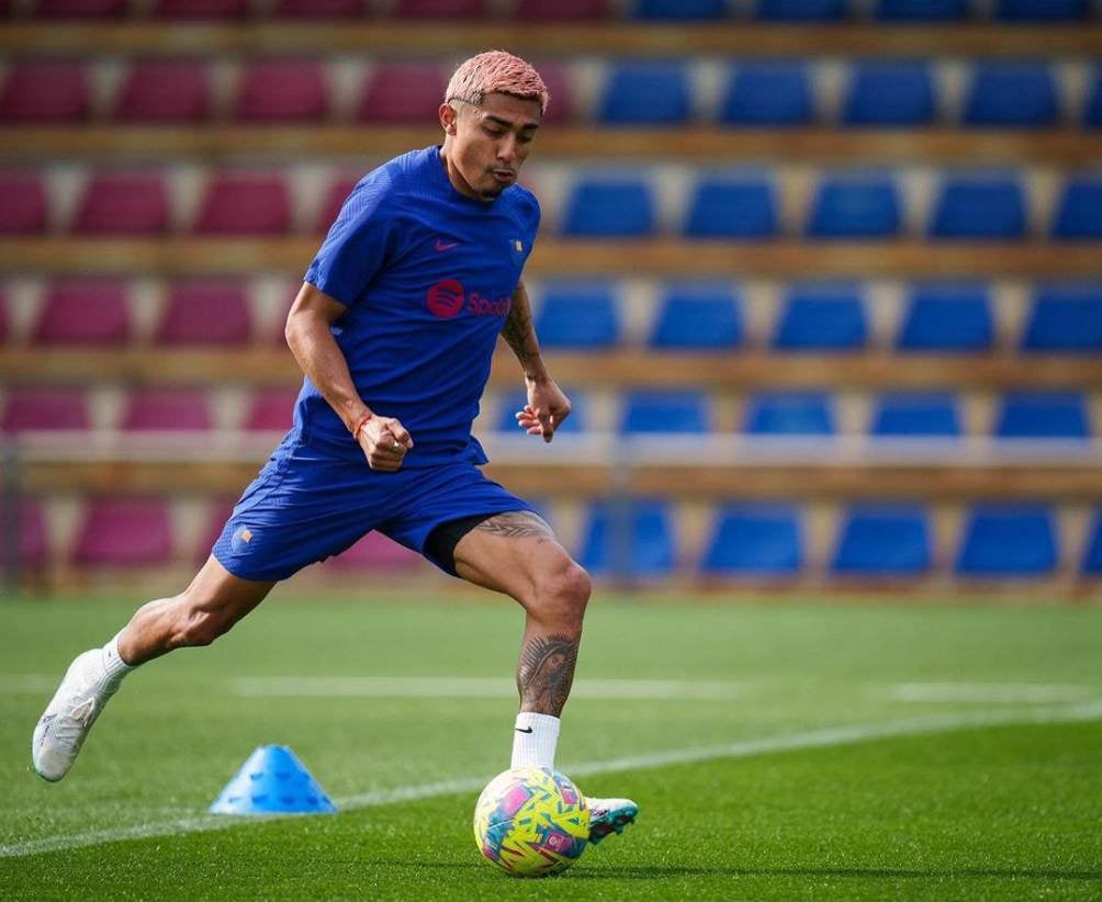 Araujo en entrenamiento con Barcelona