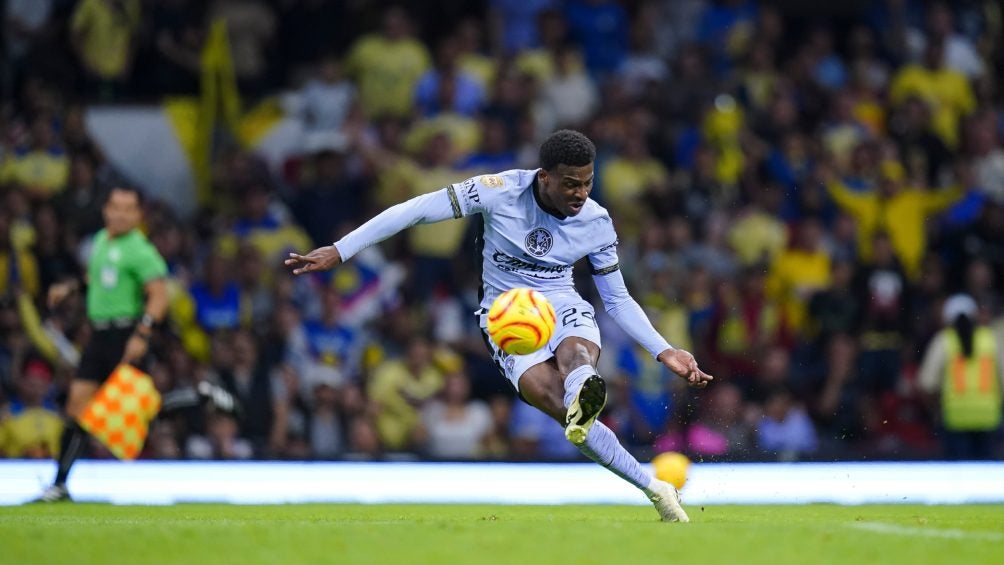 Javairo Dilrosun anota su primer gol con América