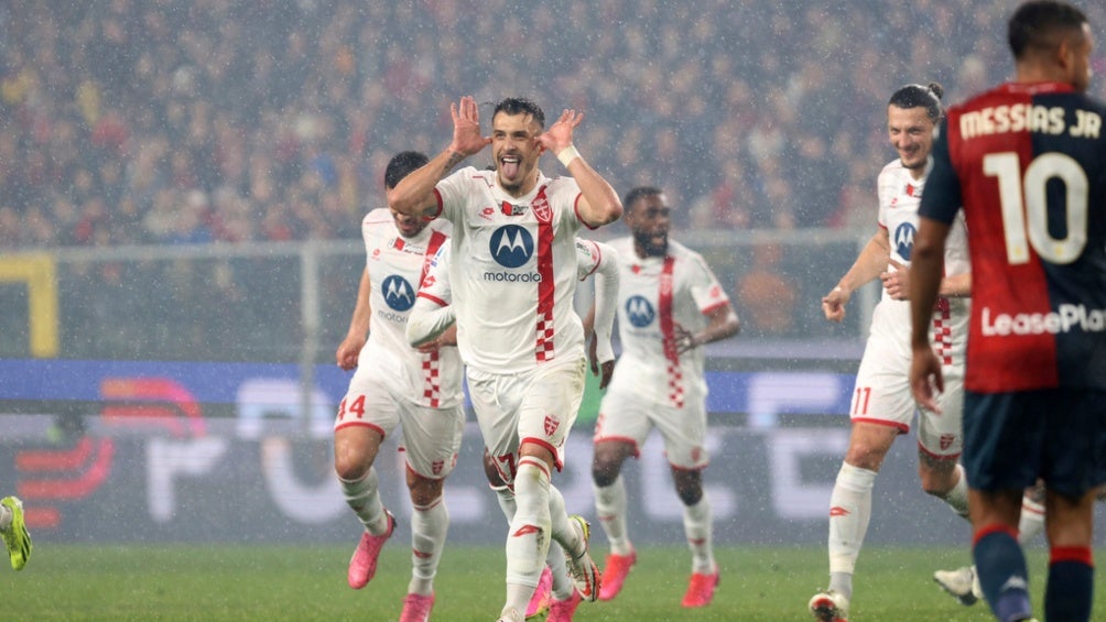 Festejo del equipo visitante en el gol 