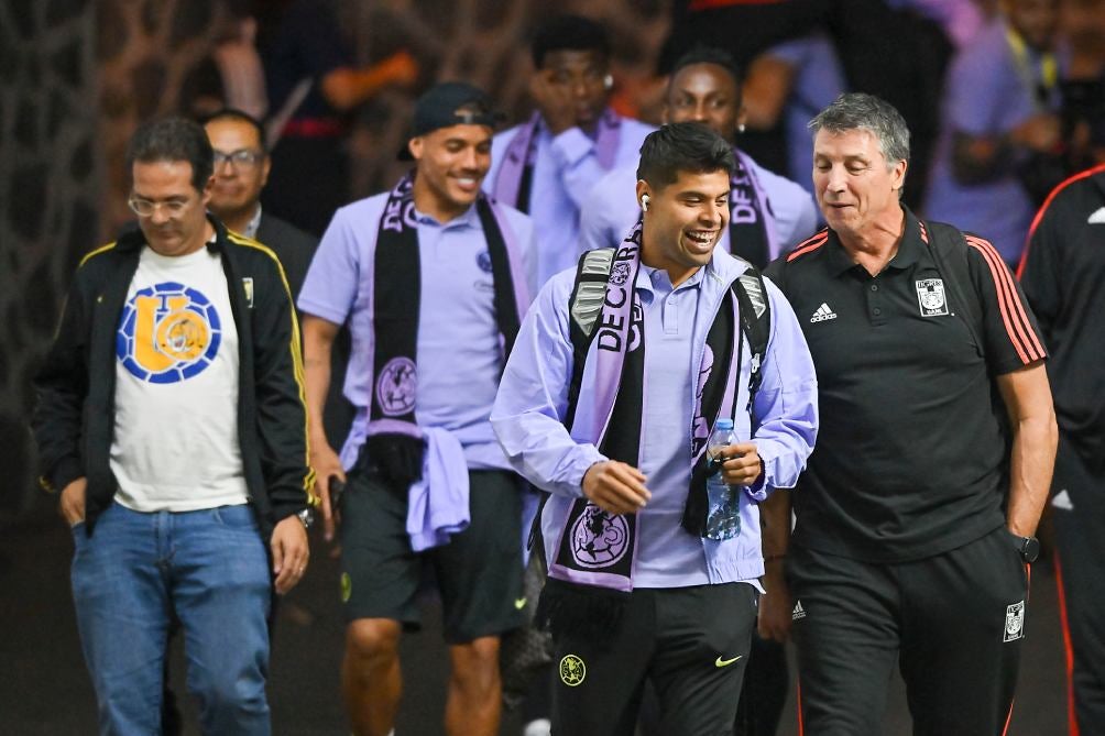 Néstor Araujo y Siboldi en el Estadio Azteca