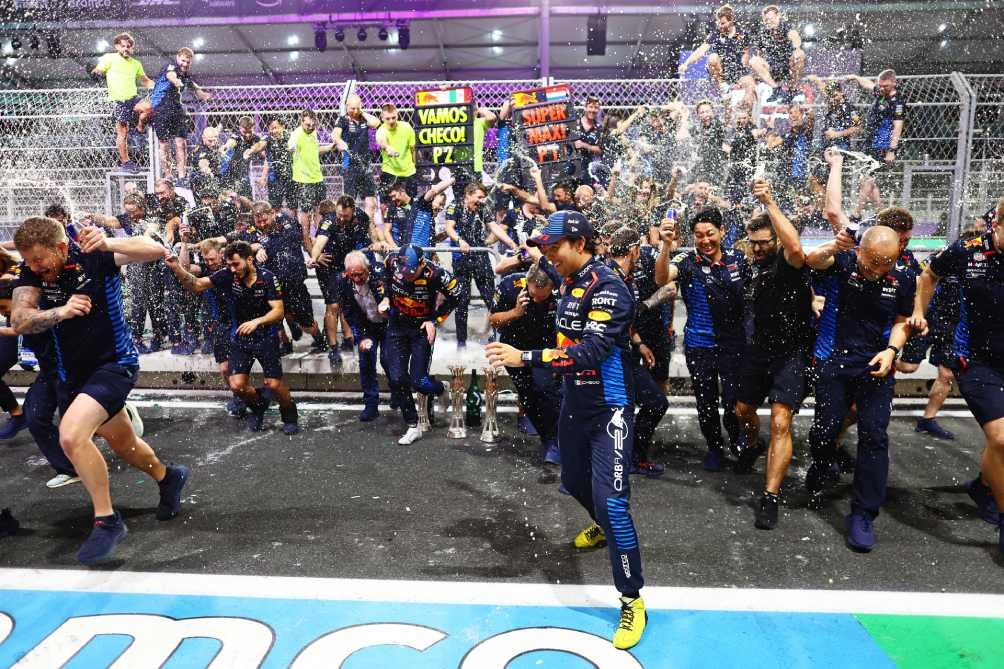 Red Bull en festejo del 1-2 en Arabia Saudita