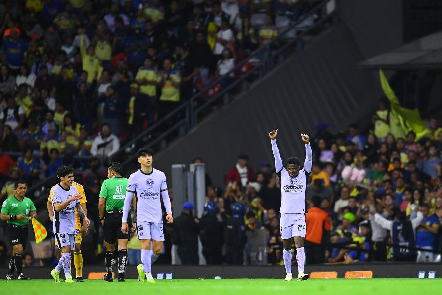 Javairo Dilrosun en el Estadio Azteca tras su 1er gol