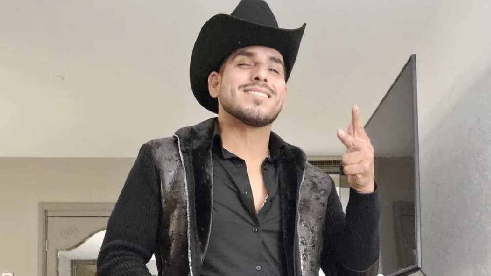 Espinoza Paz ofrece 25 mil pesos de recompensa para quien encuentre su celular