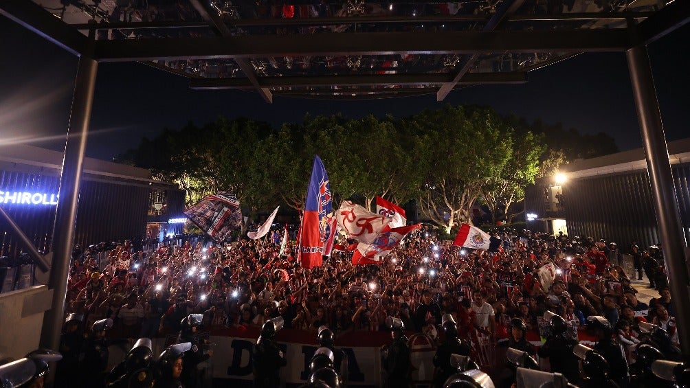 Afición de Chivas recrimina a los futbolistas previo al Clásico Nacional en Concachampions