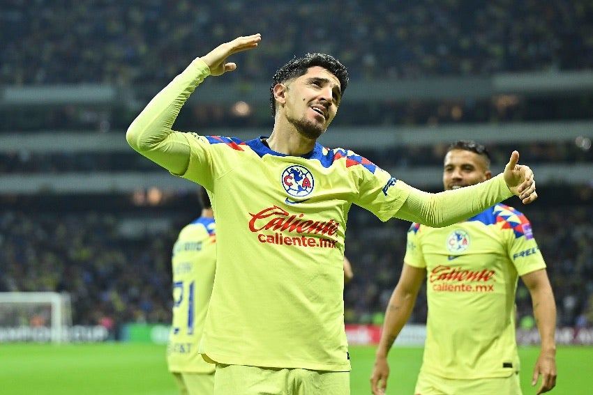 Diego Valdés en el Clásico Nacional vs Chivas