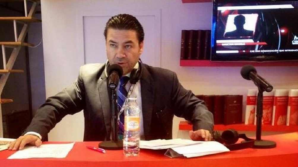 El periodista relató que fue privado de su libertad al salir de su programa de radio. 