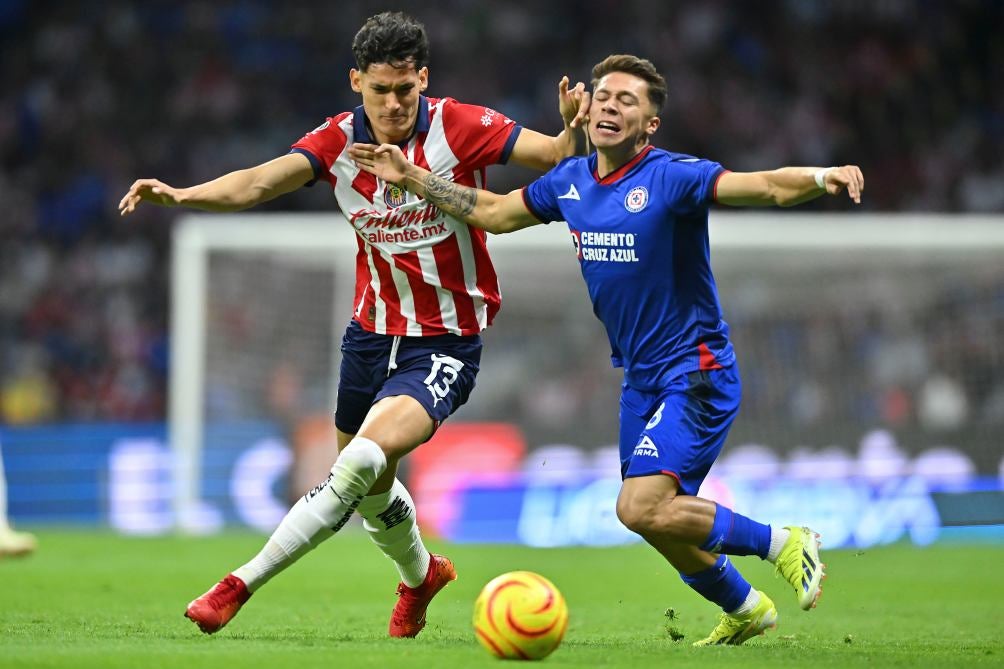 Huescas en el juego ante Chivas