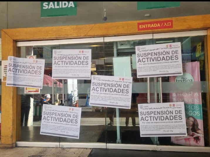 No se sabe hasta cuándo abriran la plaza comercial.