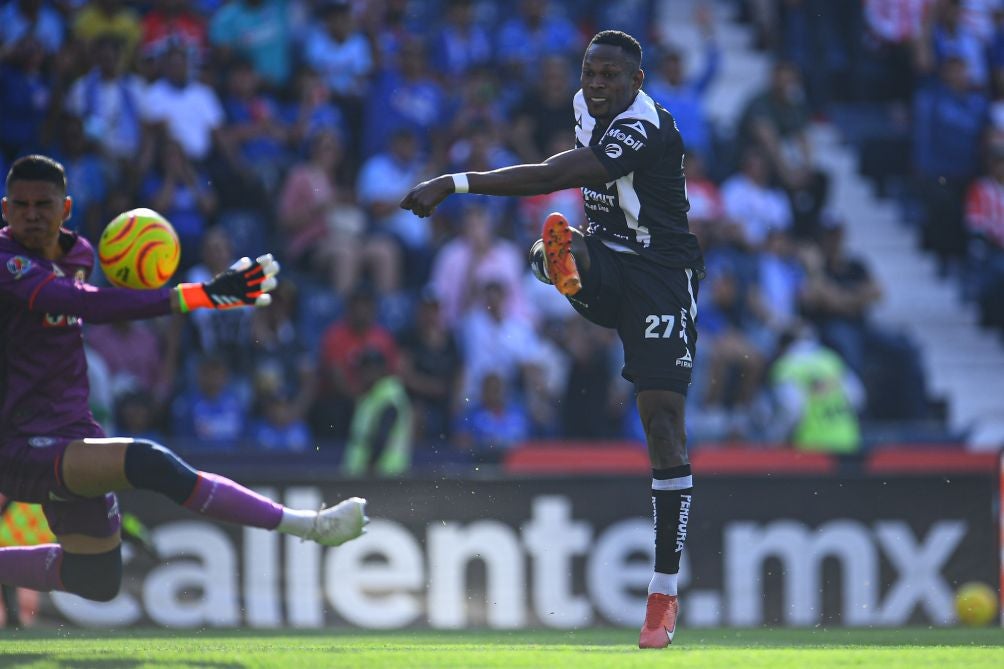 Cambindo en el momento de su gol ante Mier