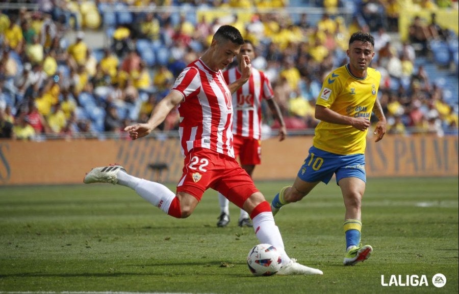 César Montes en el duelo ante Las Palmas