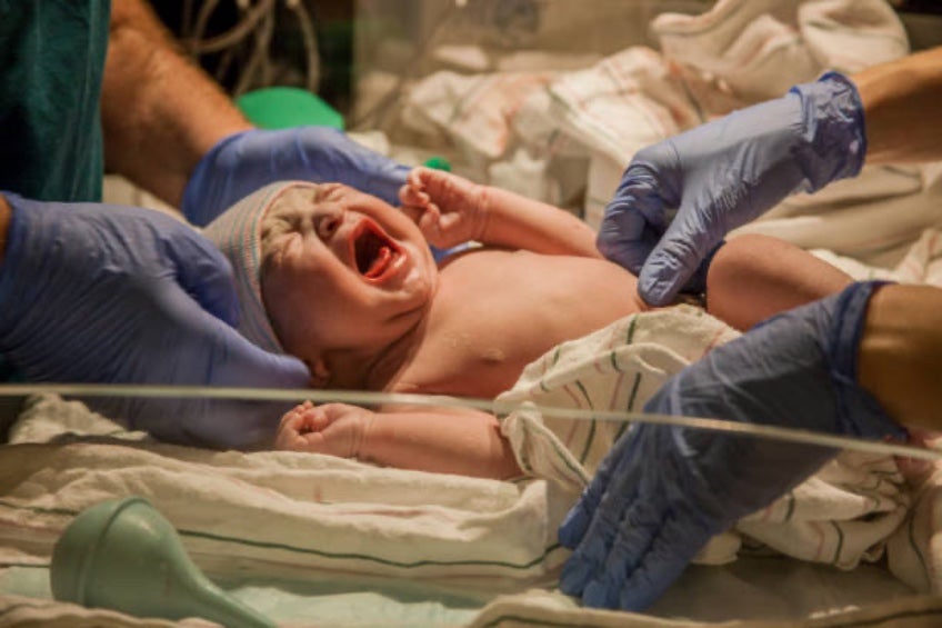 La madre ya fue dada de alta; las niñas ya están en tratamiento. 