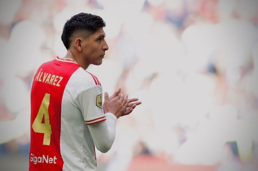 Edson Álvarez con Ajax