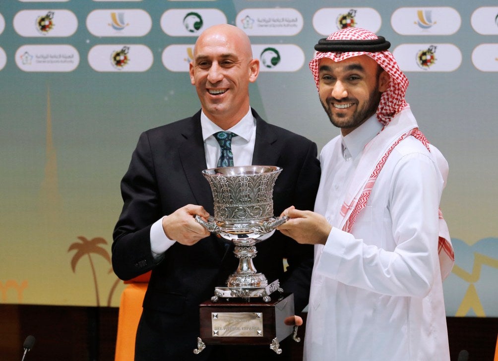 Luis Rubiales con el príncipe Abdulaziz bin Turki Al-Faisal en Jeddah