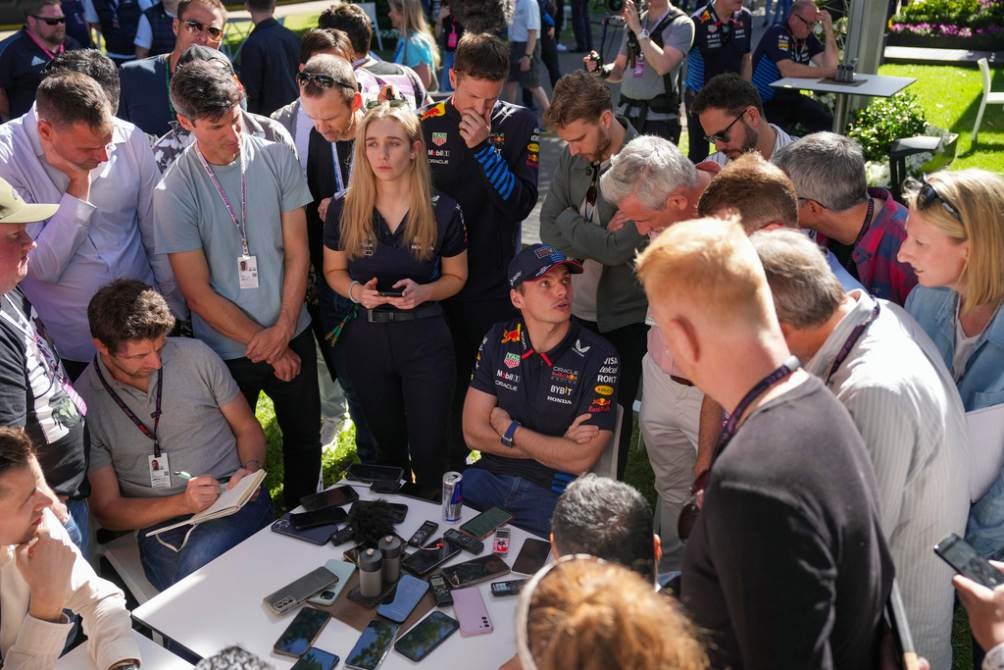 Verstappen en el día previo a las prácticas libres en Melbourne