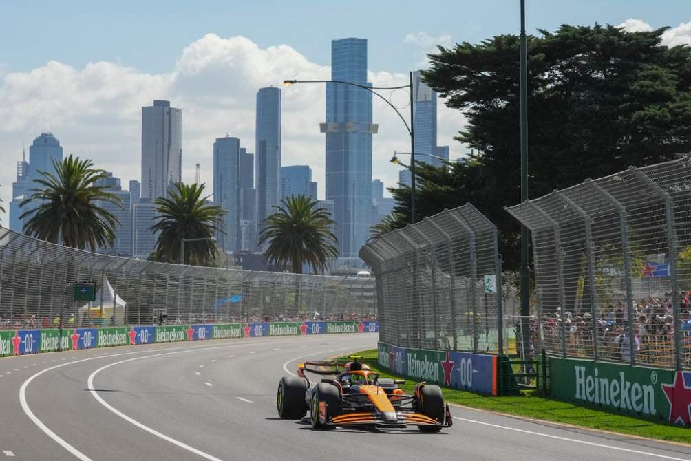 Lando Norris durante las prácticas en Melbourne