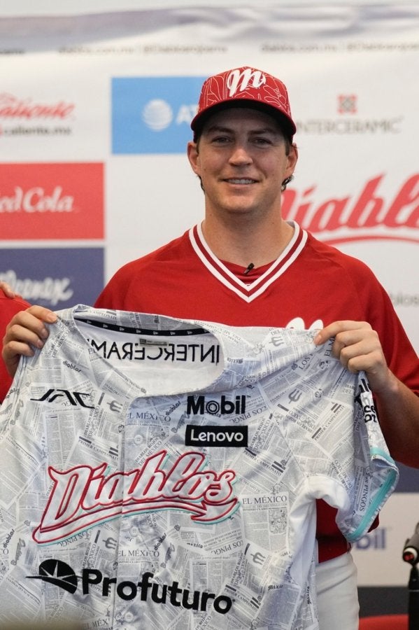 Trevor Bauer en su presentación con Diablos