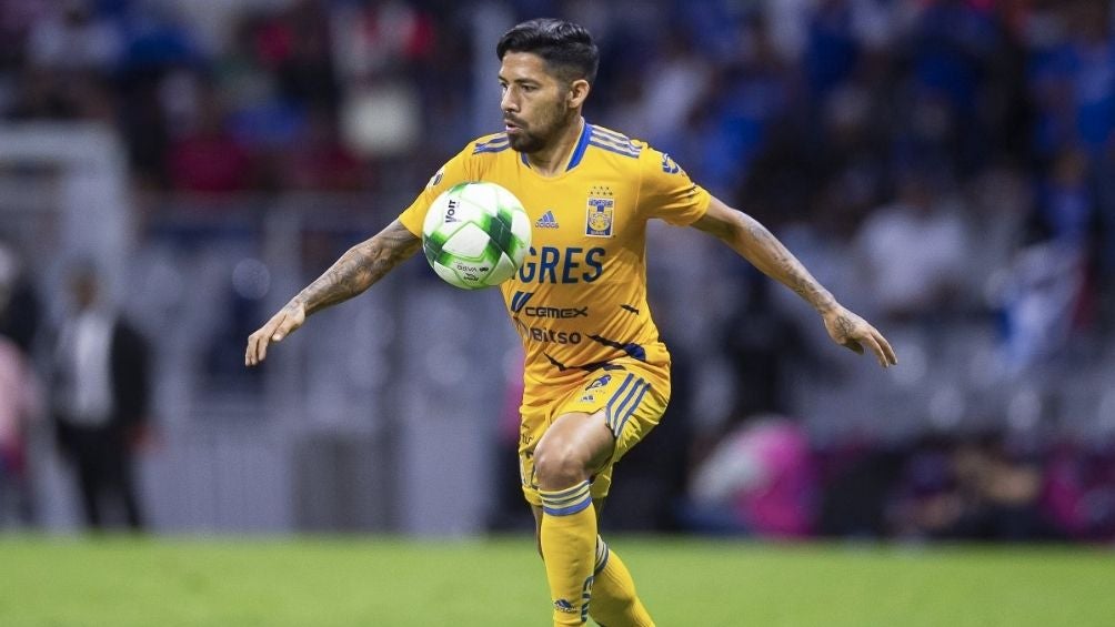 Aquino con Tigres