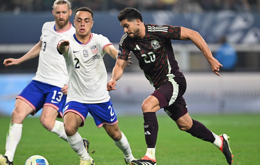 El delantero de las Águilas con la Selección Mexicana