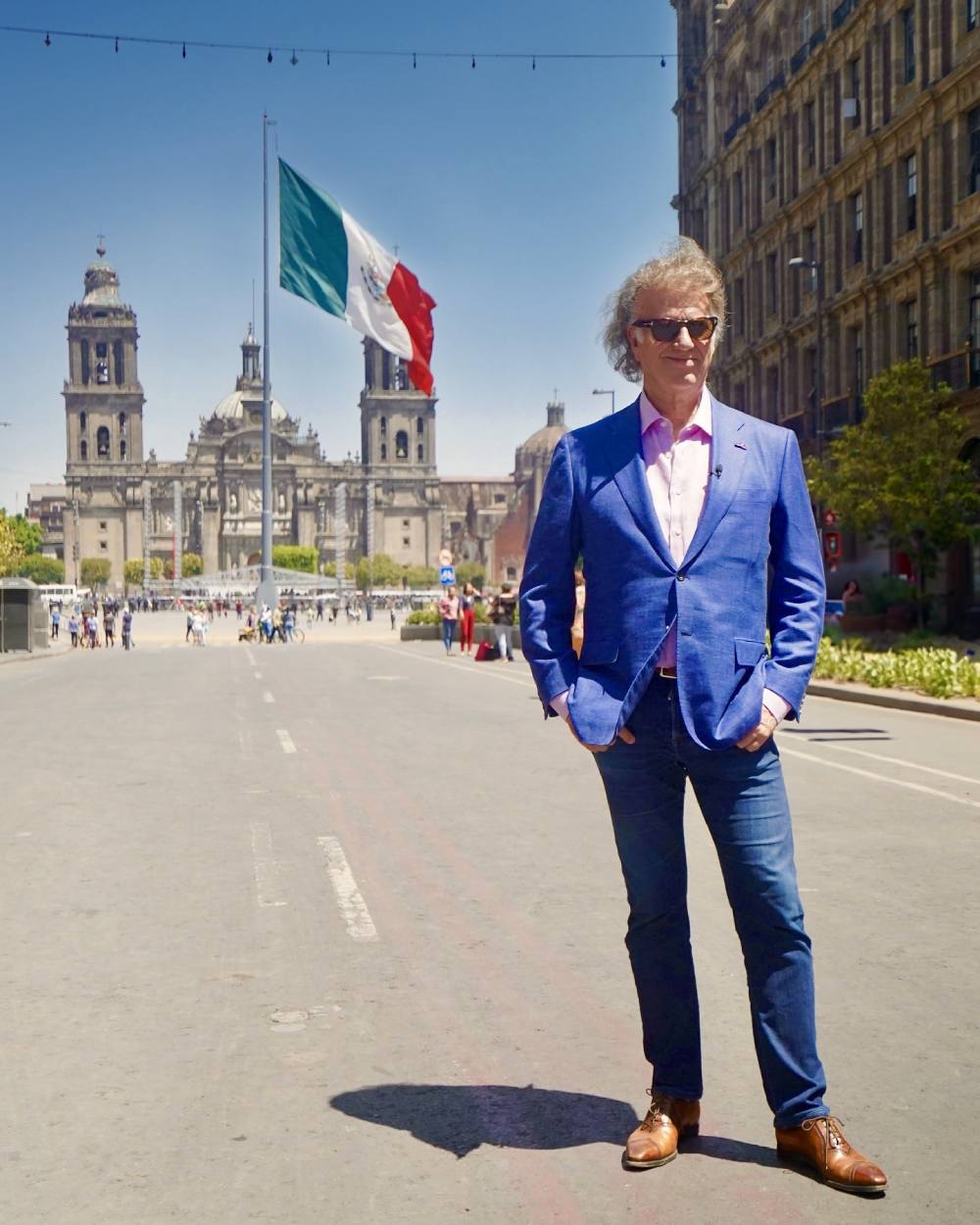 El compositor se estuvo paseando por calles de la Ciudad de México.