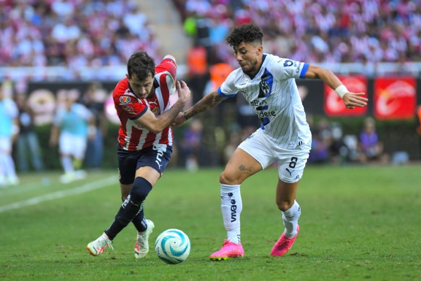 Chelís se burla de Chivas previo a duelo ante Rayados