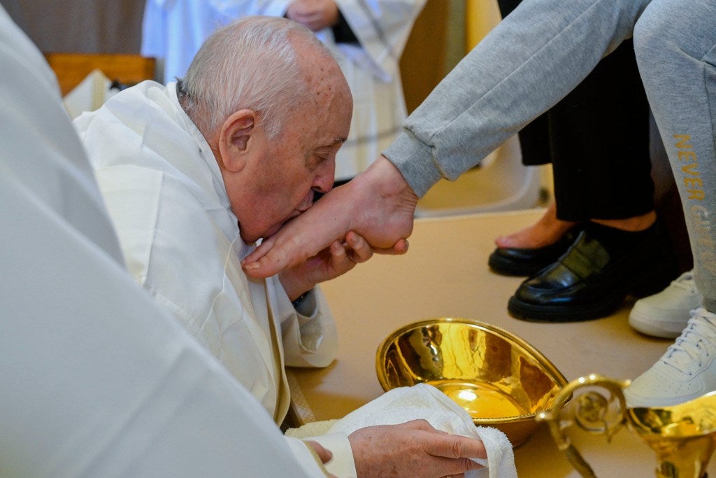 Este Jueves Santo acudió a una cárcel para el lavado de pies de unas presas.