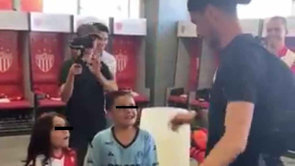 ¡Tremendo gesto! Ezequiel Unsain convivió con dos jóvenes aficionados de Necaxa