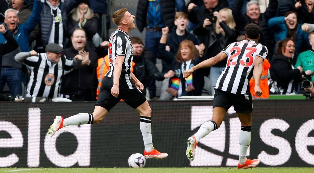 Newcastle celebra la victoria 