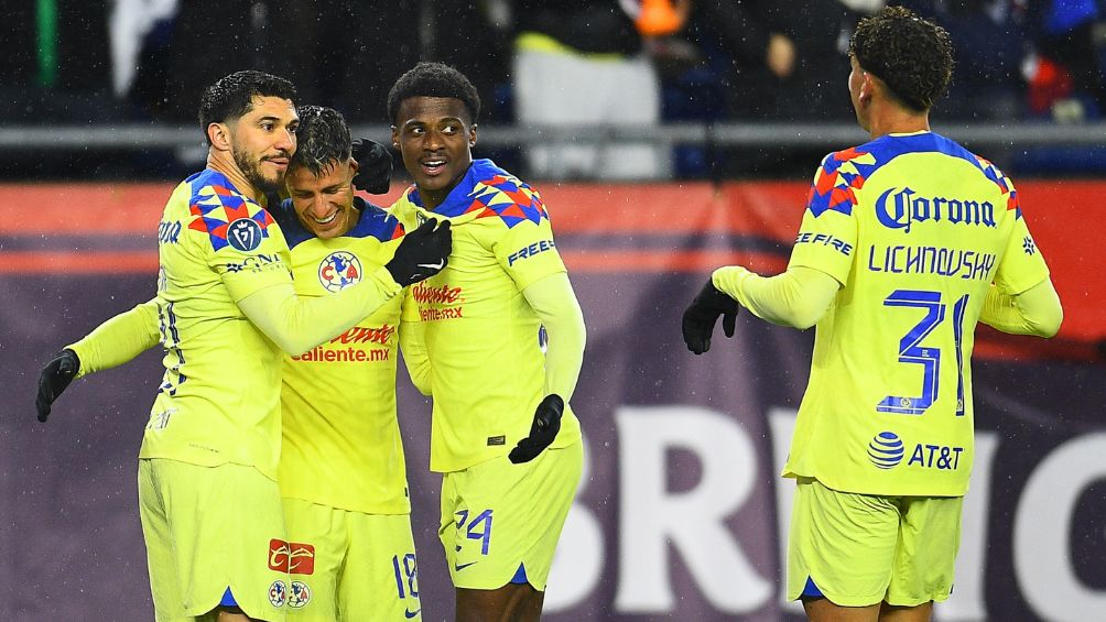 América celebra uno de los cuatro goles