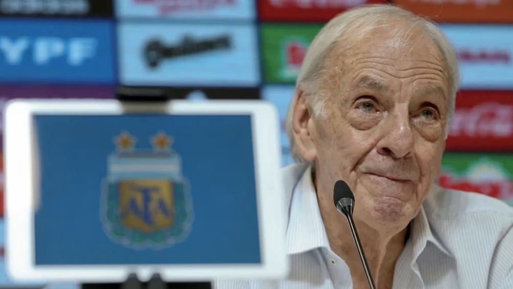 Menotti fue hospitalizado por una anemia severa