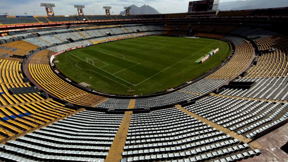 ¡Ratas en el Estadio Universitario! Reportan presencia de un roedor en el Tigres vs Pachuca