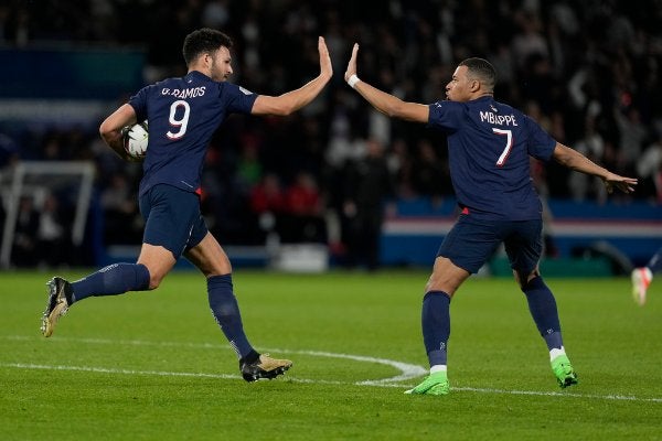 Mbappé y Ramos celebran el gol del empate