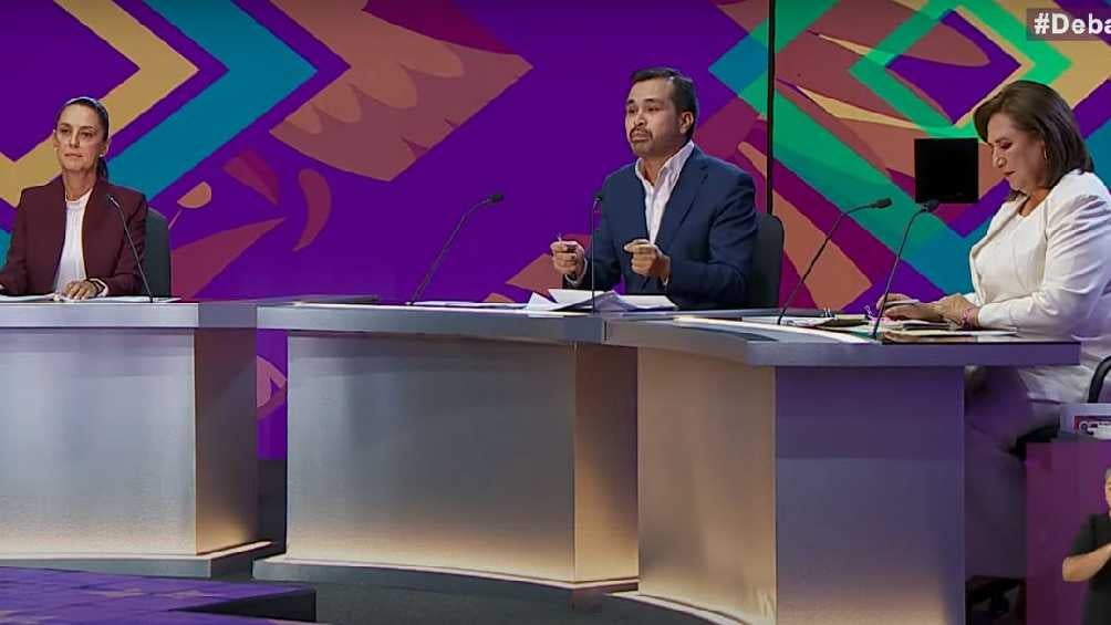 El debate se basó en críticas al formato y ataques entre candidatos. 