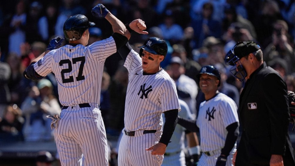 Stanton batea grand slam y Yankees vencen a Azulejos para su 8va victoria en 10 juegos