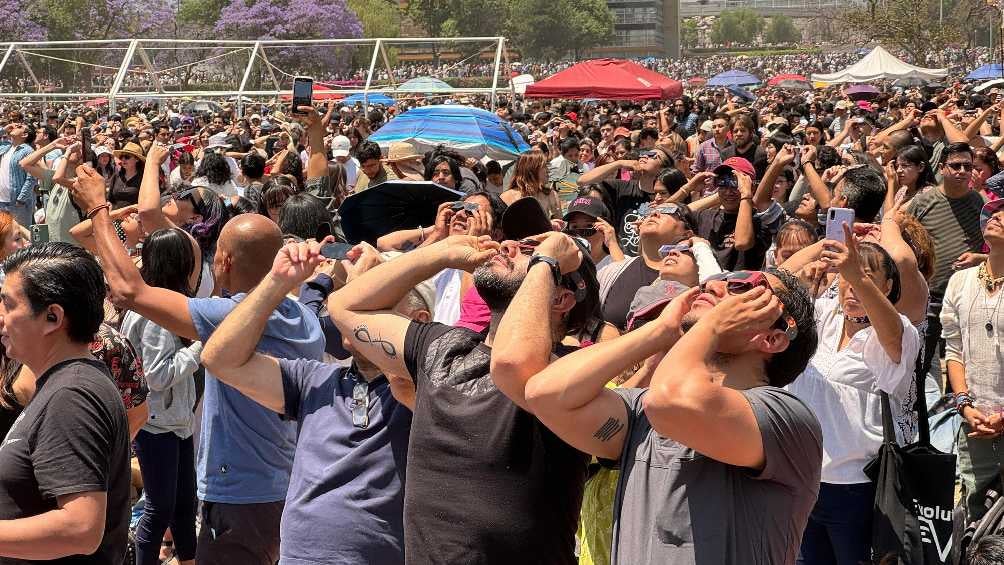 Las mayoría de personas utilizaron lentes certificados para ver el Eclipse Solar. 