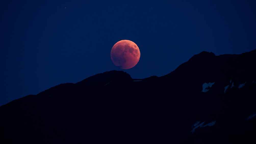 Cada año hay cuatro eclipses, dos lunares y dos solares. 