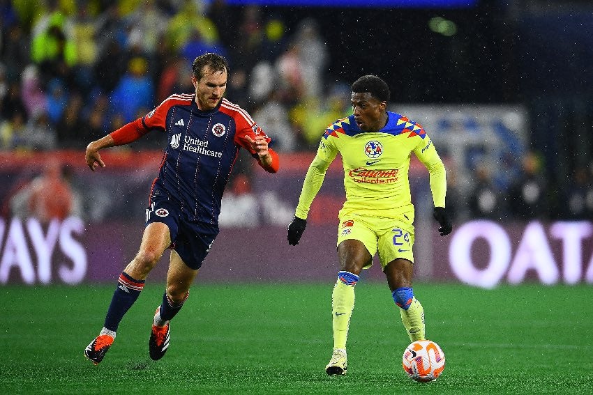 América y New England Revolution en el juego de Ida de la 'Conca'