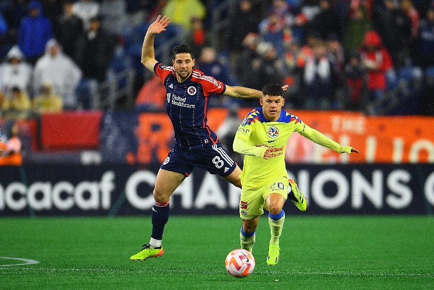 América y New England Revolution en el juego de Ida de la 'Conca'