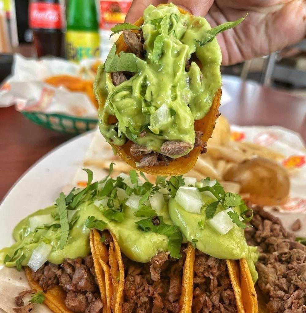 Los tacos en México son un platillo que puedes encontrar donde sea.