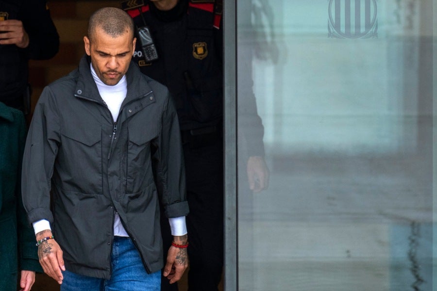 Dani Alves se mantiene libre